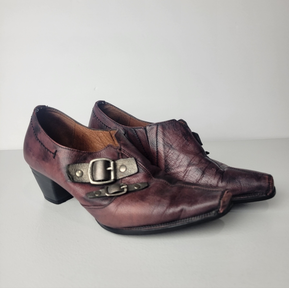 HISPANITAS WOMEN'S LEATHER SQUARE TOE SHOE/BOOTIE MADE IN SPAIN